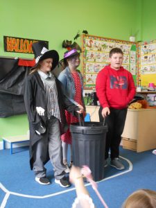 Rang 6 making a witches' brew!